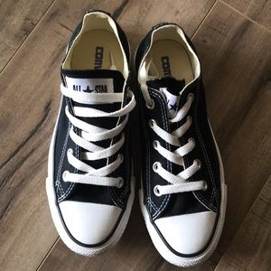 Converse - low top- women’s size 5.5